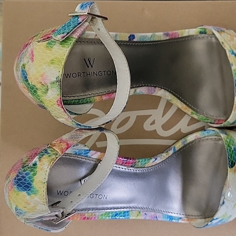 Shoes - Picture 2 of 3